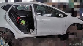 KIA CEED 2014 predám DVERE 1.6 CRDI MOTOR D4FB trysky 044511