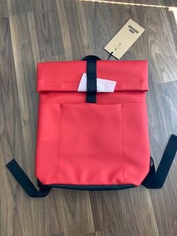 Červený ruksak