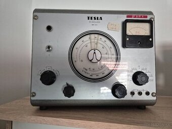 Tesla BM 344 RC Oscilátor.