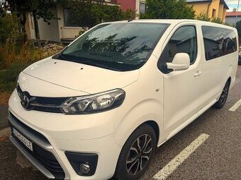 Na prenájom 9-miestna dodávka Toyota Proace Shuttle