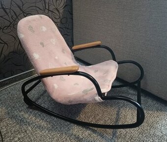 Retro hojdacie kreslo zrenovované