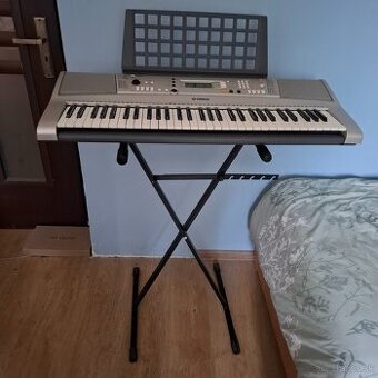 Yamaha keyboard PSR -E 313