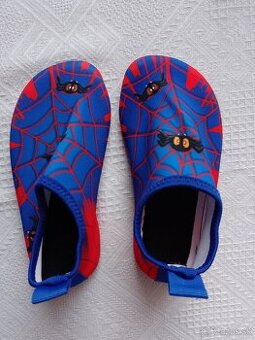 Topánočky do vody Spiderman v.24-25, nové a v. 26-27 nové .