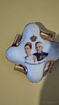 Porcelánový popolník