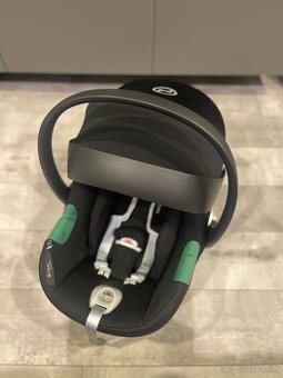 Predám vajíčko Cybex so základnou a adaptérmi na kočík