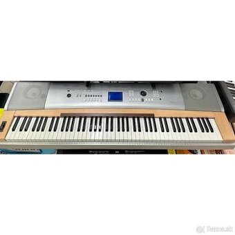 Yamaha Portable Grand DGX-620