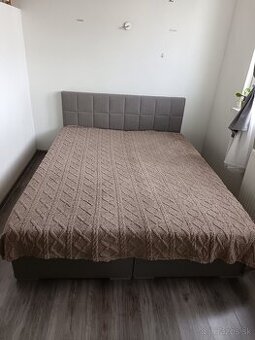 Manželská posteľ 160x200 s úložným priestorom