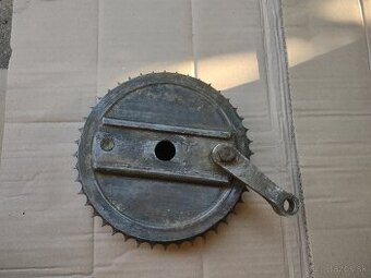 Rozeta a štít Jawa ČZ polbubon