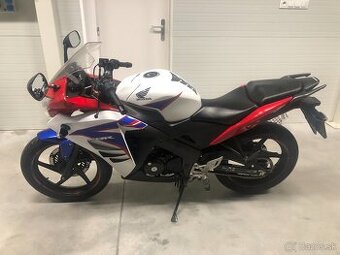 Honda CBR125R