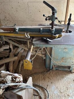 Stolárska fréza s čapovacím stolom