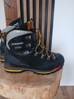 Turisticke topanky garmont