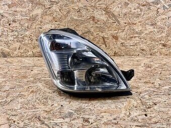 Predáme pravé a ľavé predné svetlá na Iveco Daily