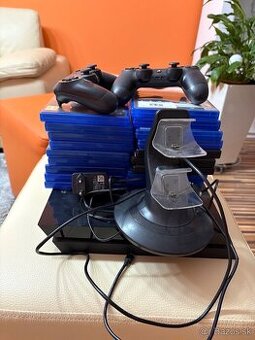 Predám Playstation 4 500gb 2xovládač+16hier