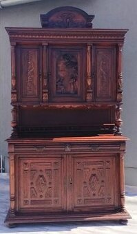 Príborník starožitný – 242 x 140 x 53 cm.