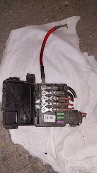 Skoda oktavia 1 1.9 tdi poistková skrinka