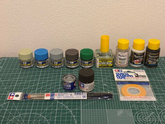 Modelárske farby,lepidlá, štetce, podložky pod modely