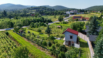 Rekreačný domček s pekným pozemkom v Harmónii. Odporúčam