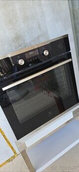 Vstavaná rúra Electrolux