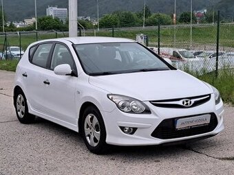Hyundai i30 1.4i  (143 tis.km) 2011