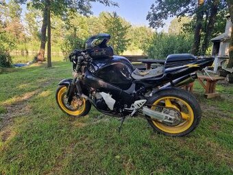Suzuki Gsxr 600 srad
