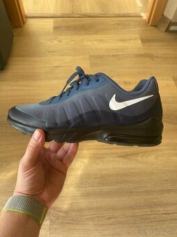 nike air max invigor 30