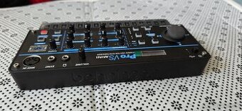 Behringer Pro-VS Mini Syntetizátor