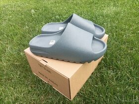 Yeezy Slide SLATE MARINE 43