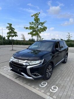 Mitsubishi Outlander 2.4L benzin 122.000km