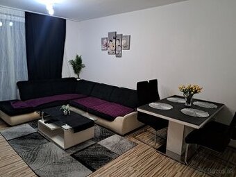 Slnečný 3 izbovy byt s dvomi logiami 78m2.