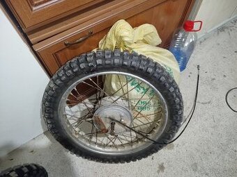 Predám kolesá na Jawu pionier.