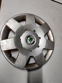 Puklica Škoda Fabia  R14