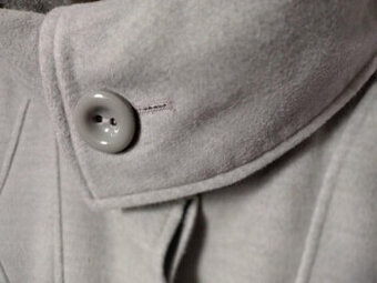 Krasny sivy, sedy elegantny dlhy flausovy kabat