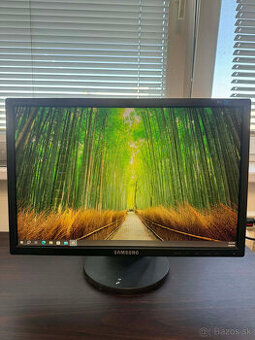 Samsung monitor 19" – 1440×900