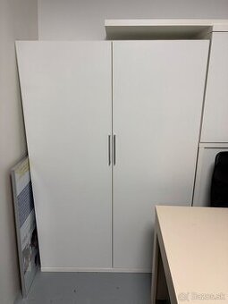 kvalitný nábytok vyrobený na mieru