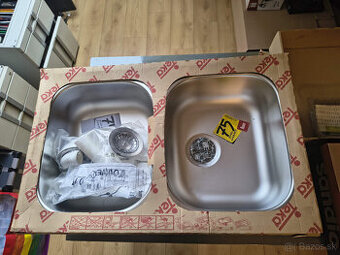 Dvojkomorový kuchynský drez Teka z nerezu, bez odkvapkávača