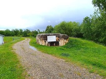 Reštaurovaný VOJENSKÝ ÚKRYT na hranici s Rakúskom