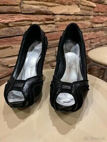 Spoločenské čierne dámske topánky na podpätku - 1