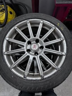 235/45 R17