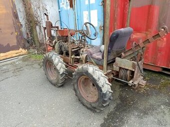Smykem řízený malotraktor