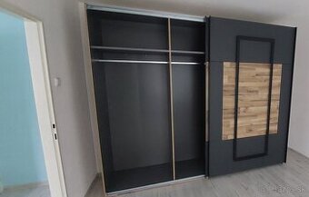 Šatníkova skriňa