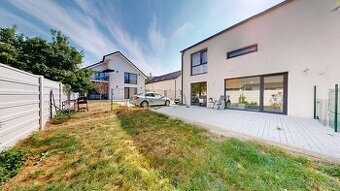 NA PREDAJ: 3-IZB. BYT S TERASOU A PREDZÁHRADKOU, BA -VRAKUŇA