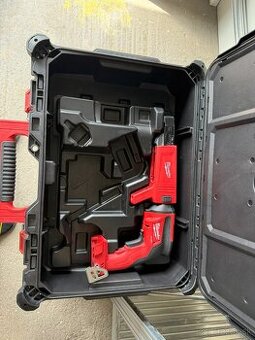 Milwaukee AKU skrutkovač na sadrokartón M18