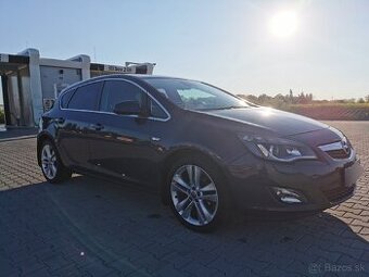 Opel Astra J