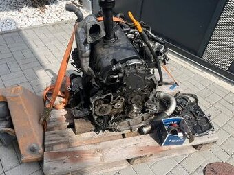 Predám motor Volkswagen 2.5 TDI (multivan transporter)
