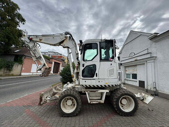 Kolove rypadlo Komatsu PW98-8 rv2011 CAT Terex Volvo JCB