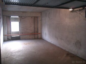 Predám garáž vo Vrakuni na Dvojkrížnej ulici.