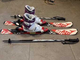 Lyze Atomic + Lyziarky + palice