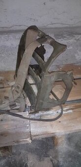 Skladací navíjač vojenských spojárskych cievok