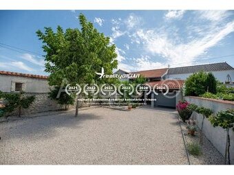 GRBE/NIN - rustikálny kamenný dom - 1