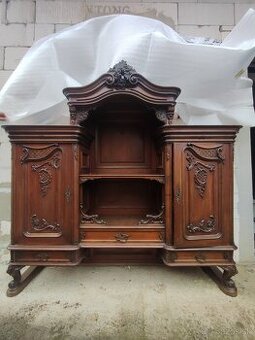 Predám starožitnu skriňu